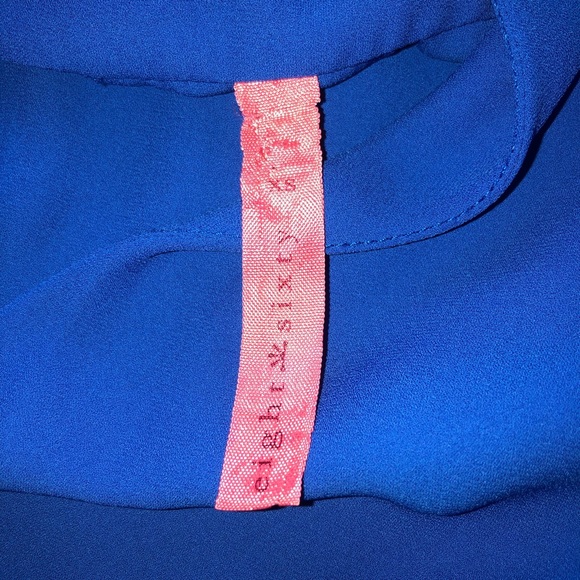 Women’s Dress - Picture 3 of 8